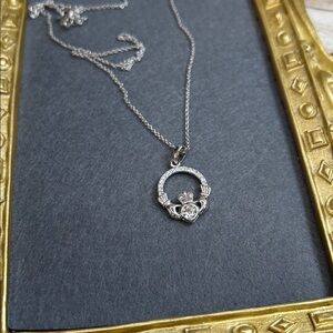 ShanOre 925 Silver and Crystal Claddagh Pendant Necklace